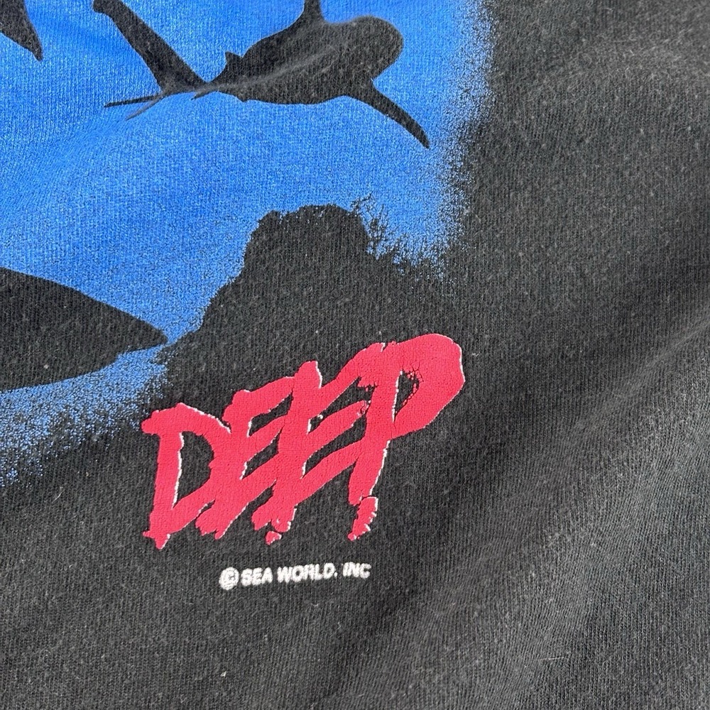 Vintage T Shirt 2X Terrors Of The Deep Shark World‎ Black Fruit Of The Loom XXL - Picture 4 of 7